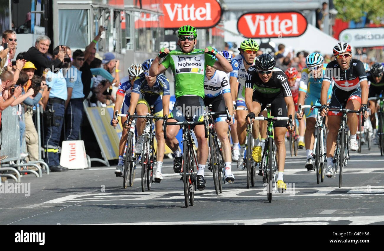 Great Britain's Mark Cavendish celebrates winning the Points Race and the Green Jersey during stage twenty one of the Tour de France from Creteil to Paris, France. Stock Photo