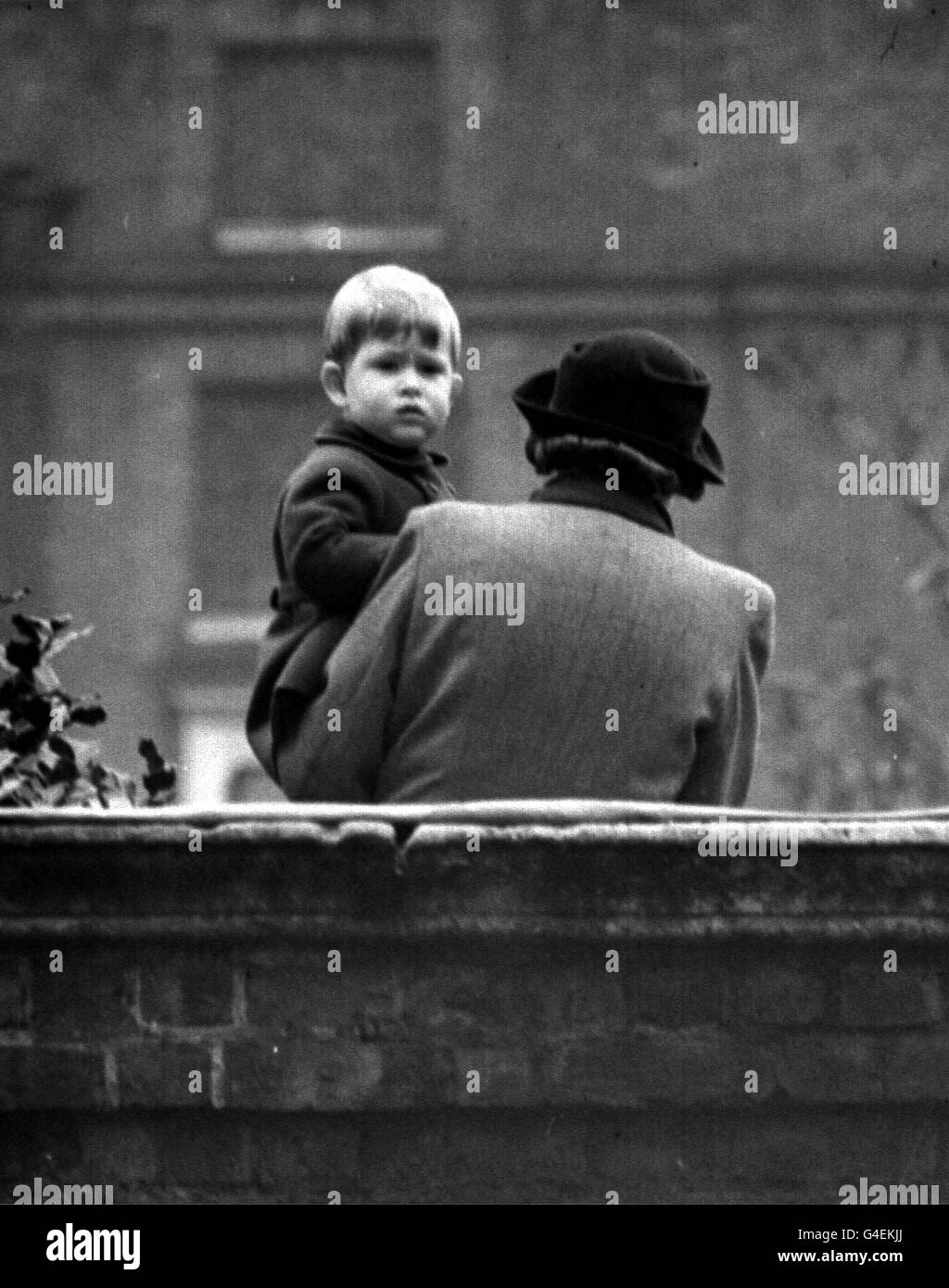 PA NEWS PHOTO 31/10/50 THE PRINCE OF WALES WITH NANNY NURSE LIGHTBODY AT CLARENCE HOUSE LEAVING FOR WESTMINSTER, LONDON FOR THE STATE OPENING OF PARLIAMENT Stock Photo