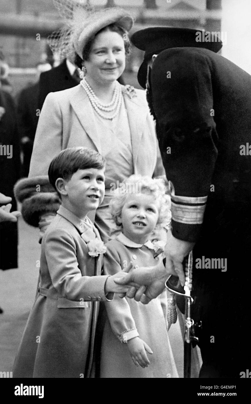 Prince charles prince phillip Black and White Stock Photos & Images - Alamy