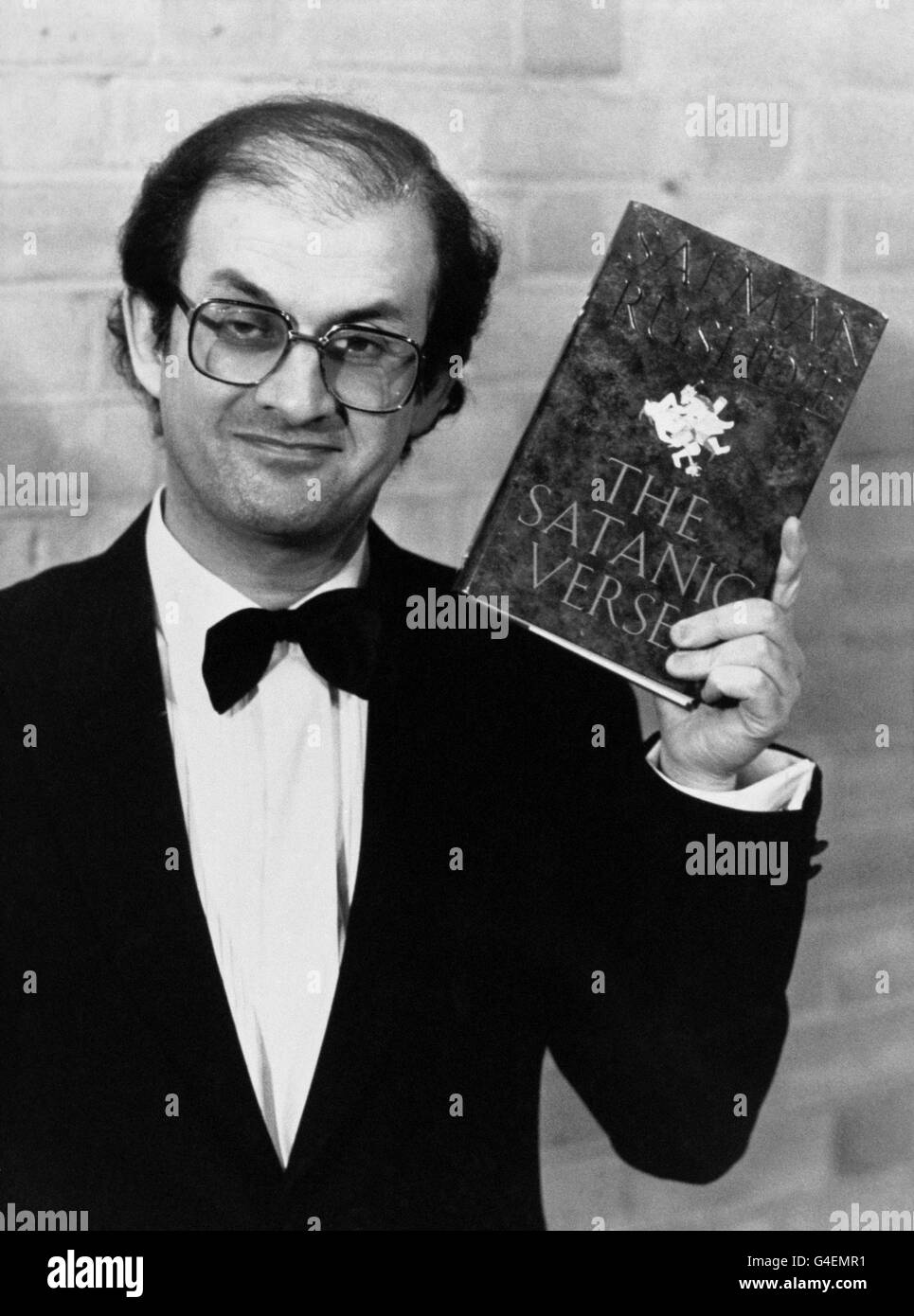 PA NEWS PHOTO 14/2/89 SALMAN RUSHDIE AUTHOR OF “THE SATANIC VERSES