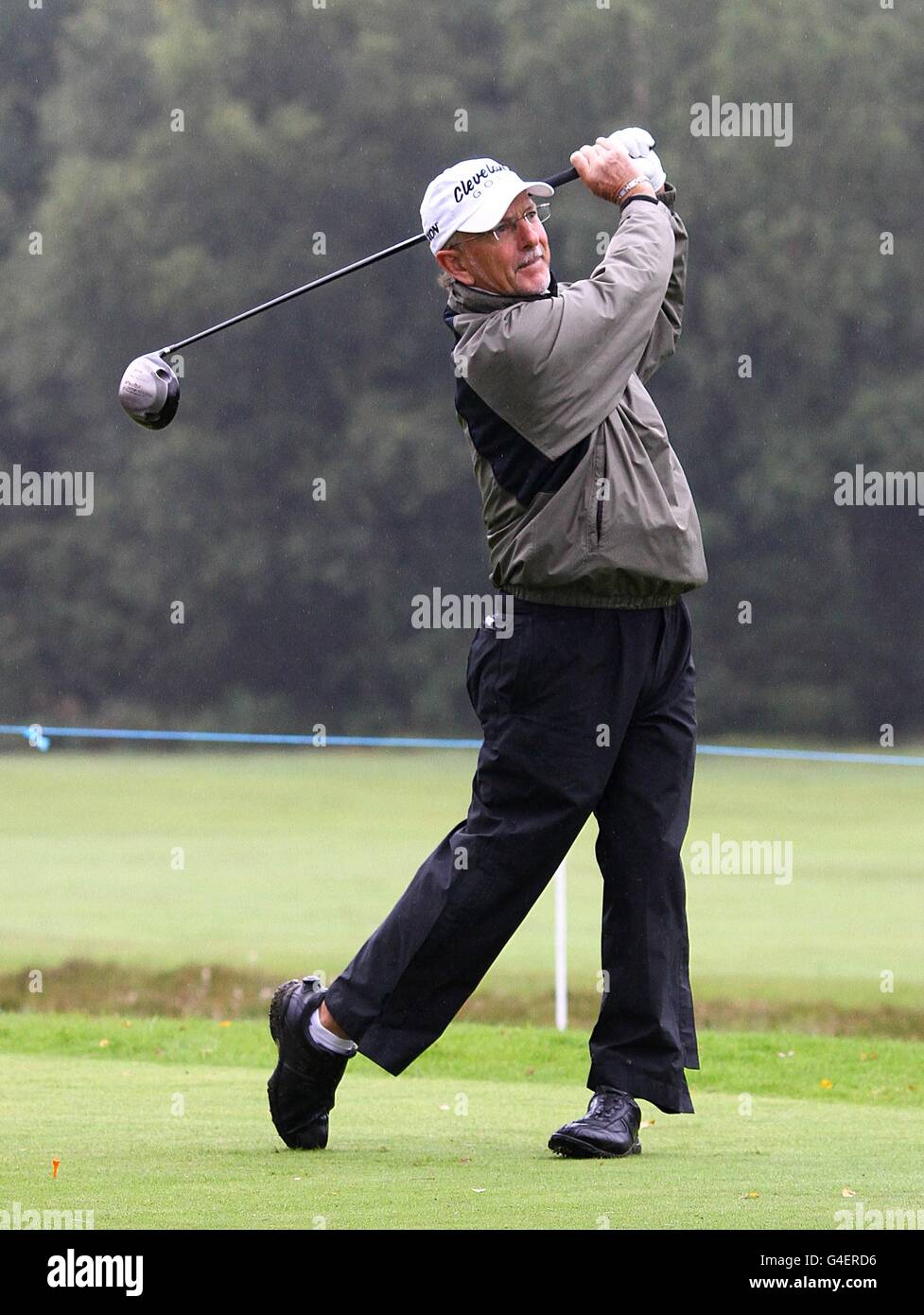 USA's Pete Oakley in action during Round One ofthe Senior Open Championship  at Walton Heath Golf Club, Surrey Stock Photo - Alamy