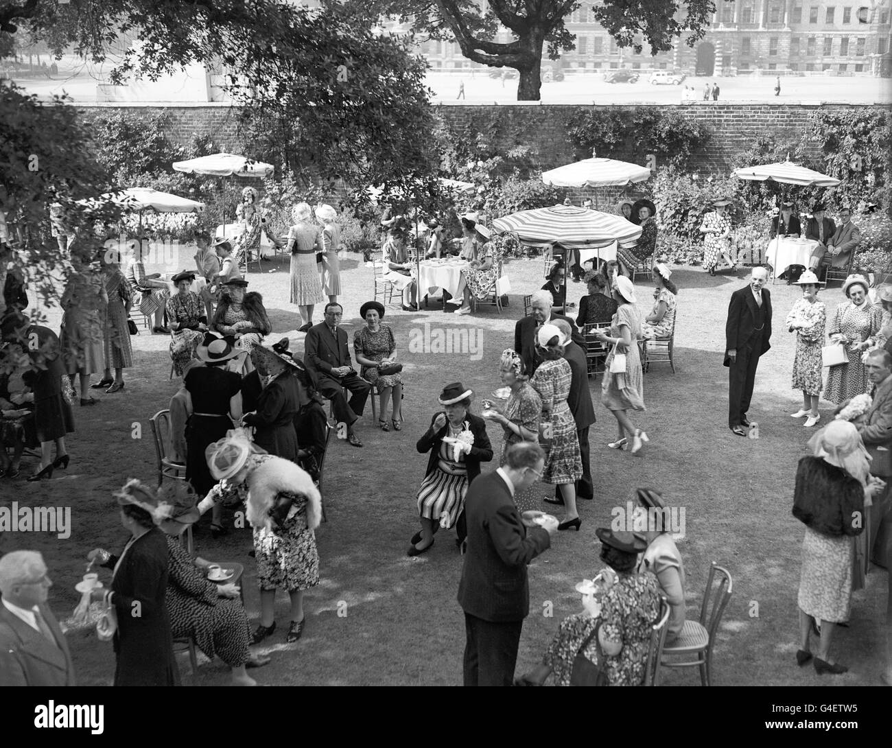 Downing street garden party Black and White Stock Photos & Images Alamy