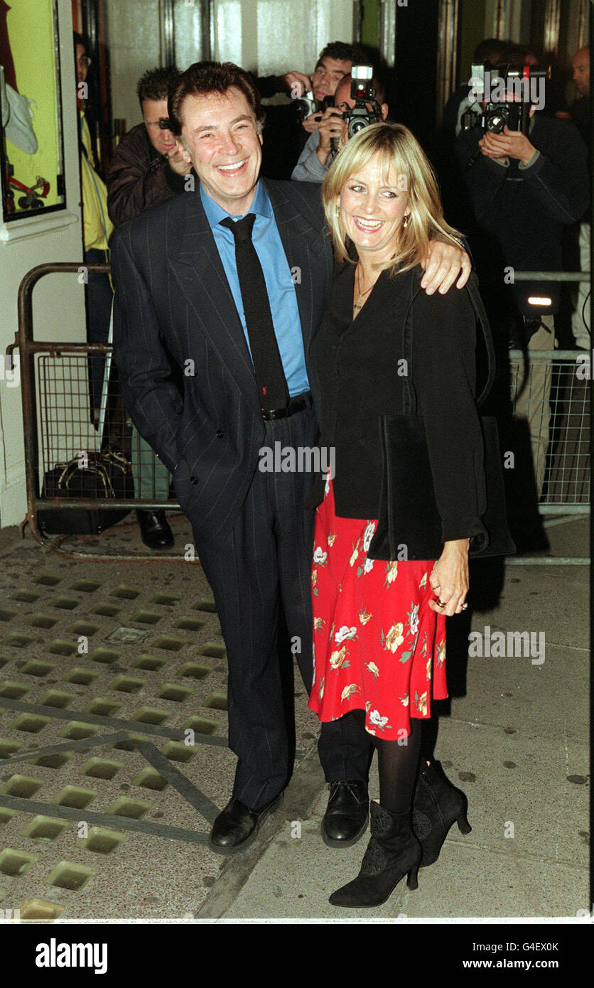 TWIGGY AND HER HUSBAND LEIGH LAWS ARRIVES FOR THE UK GALA PREMIERE OF THE FILM 'EVER AFTER - A CINDERELLA STORY', AT THE ODEON KENSINGTON IN LONDON. Stock Photo