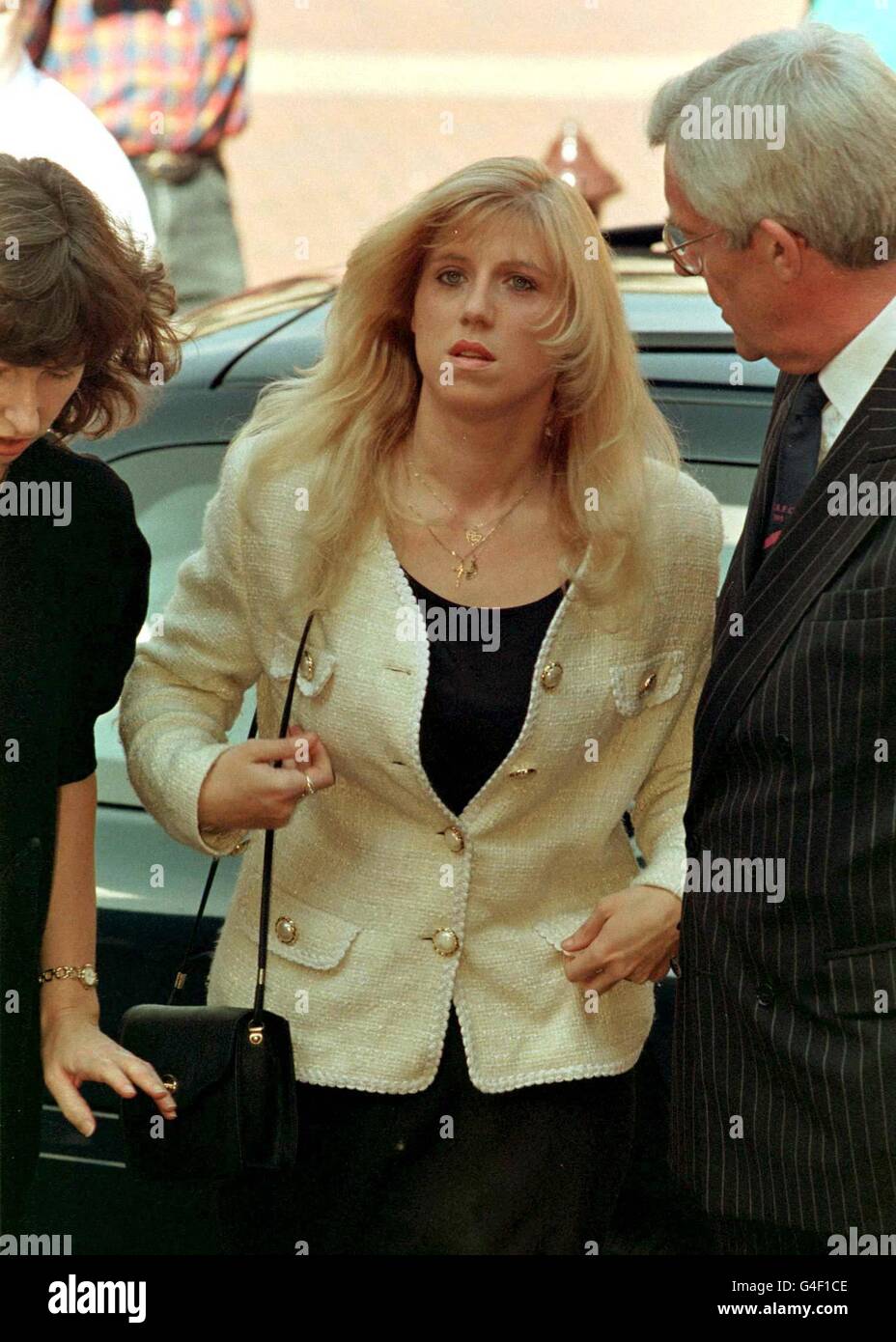 Library file, dated 29.7.97. Tracie Andrews arrives at Birmingham Crown Court: Ms Andrews, jailed for life for murdering her fiance Lee Harvey and claiming he was killed by a mystery motorist in a road rage attack, will find out today (Wed) if her Court of Appeal bid for freedom has succeeded. See PA story COURTS Andrews. Photo PA. Stock Photo