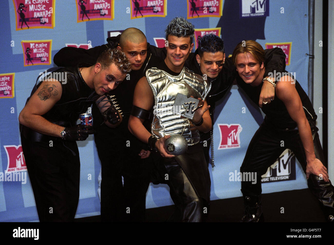 Boy band, Five at the MTV Awards ceremony at the Filaforum near Milan. (Left to Right) J (Jason) Brown, Sean Conlon, Abs (Richard) Brown, Scott Robinson and Richie Neville. Stock Photo
