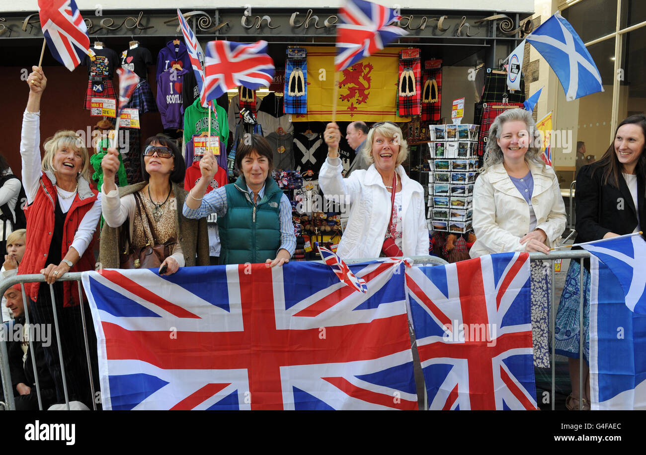 Crowds gather at the Canongate Kirk, in Edinburgh, as final preparations continue ahead of the wedding of Zara Phillips and Mike Tindall. Stock Photo