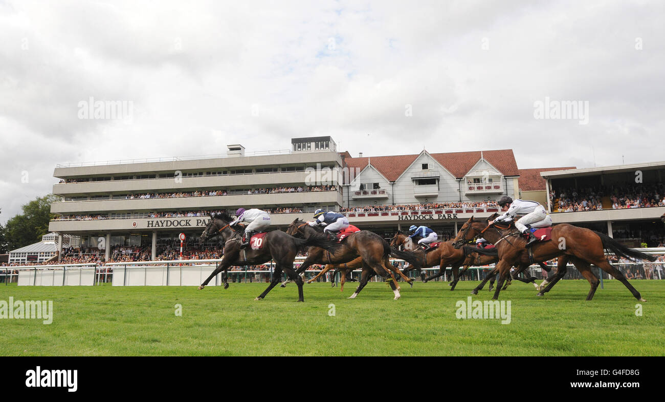 Racing From Haydock High Resolution Stock Photography and Images - Alamy