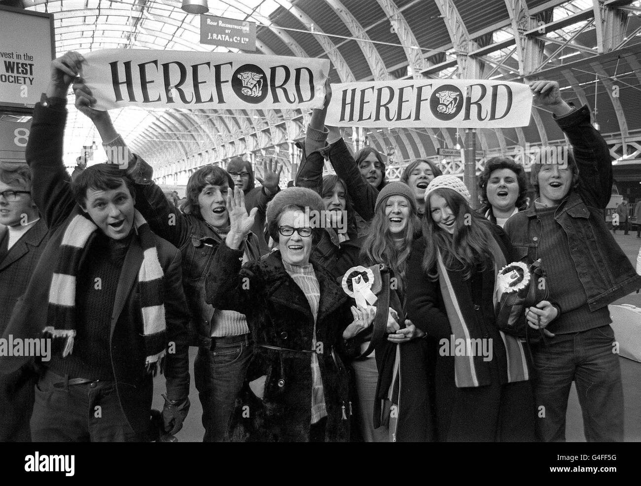 HEREFORD SUPPORTERS: 1972. PA NEWS PHOTO 14/2/72 HEREFORD F.C. SUPPORTERS Stock Photo