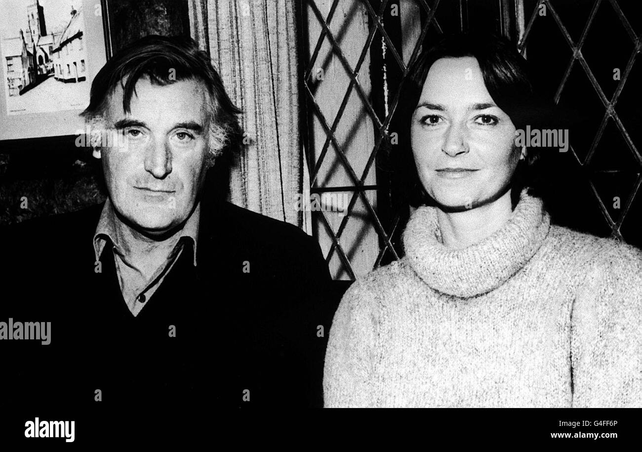 PA NEWS PHOTO 9/12/84 POET AND AUTHOR TED HUGHES WITH HIS WIFE CAROLIN IN HATHERLEIGH, DEVON. 08/07/04: The widow of Ted Hughes will make a rare public appearance Thursday July 7, 2004 to announce a new poetry trail featuring the former poet laureate's work. Carol Hughes will read one of her late husband's poems at a press briefing at Stover Country Park, near Newton Abbot, Devon. Stock Photo