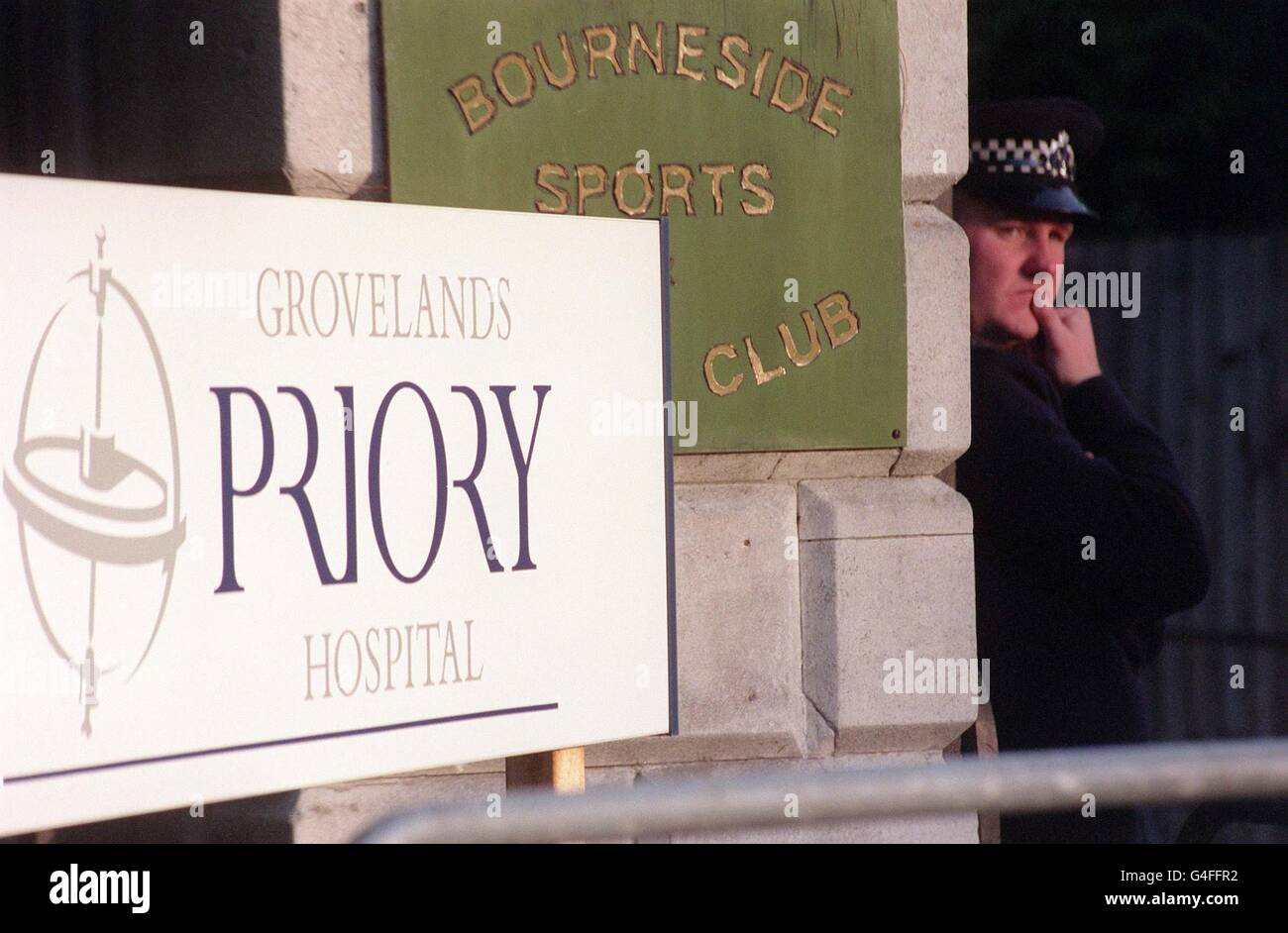 Police keep watch at the Grovelands Priory Hospital, Southgate, north London, today (Thursday), where General Augusto Pinochet is currently residing. See PA Story POLICE Pinochet. Photo by Abbie Trayler-Smith. Stock Photo