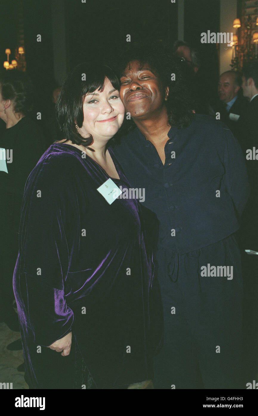 Actress Dawn French and singer Joan Armatrading at a reception Friday November 13, 1998 at London's Buckingham Palace in honour of the Prince of Wales who celebrates his 50th birthday Saturday. PA photo: Fiona Hanson. Stock Photo