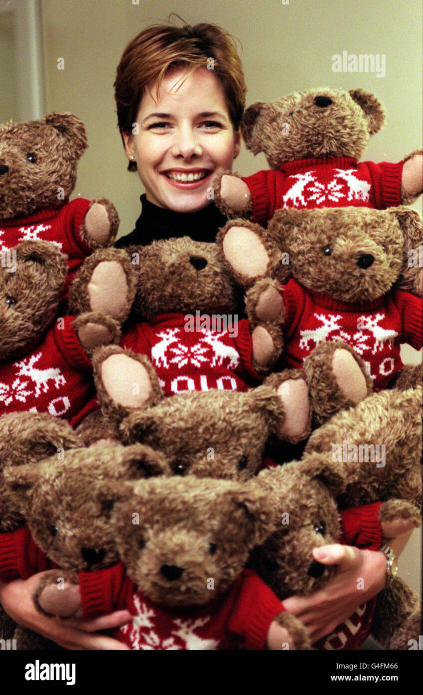 Ballerina Darcey Bussell at Great Ormond Street Hospital for Sick Children, London, where she presented Ralph Lauren teddy bears to children suffering from cancer. Stock Photo