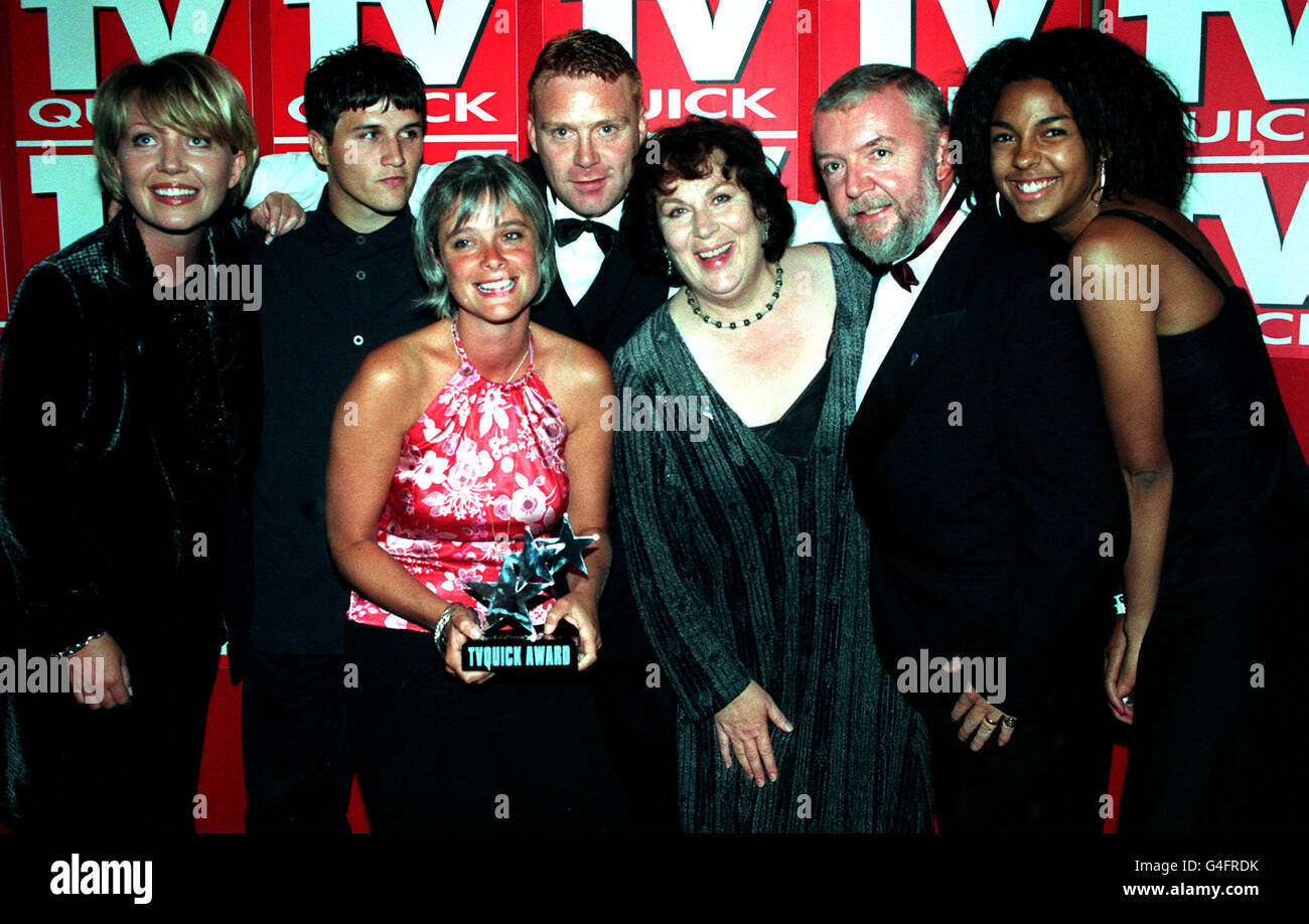 Channel 5 news presenter Kirsty Young (left) with members of the cast of ITV drama series 'Where the Heart Is', including Pam Ferris (3rd right) and Tony Haygarth (2nd right), at the TV Quick Awards which took place at the Grosvenor House Hotel in London. Stock Photo