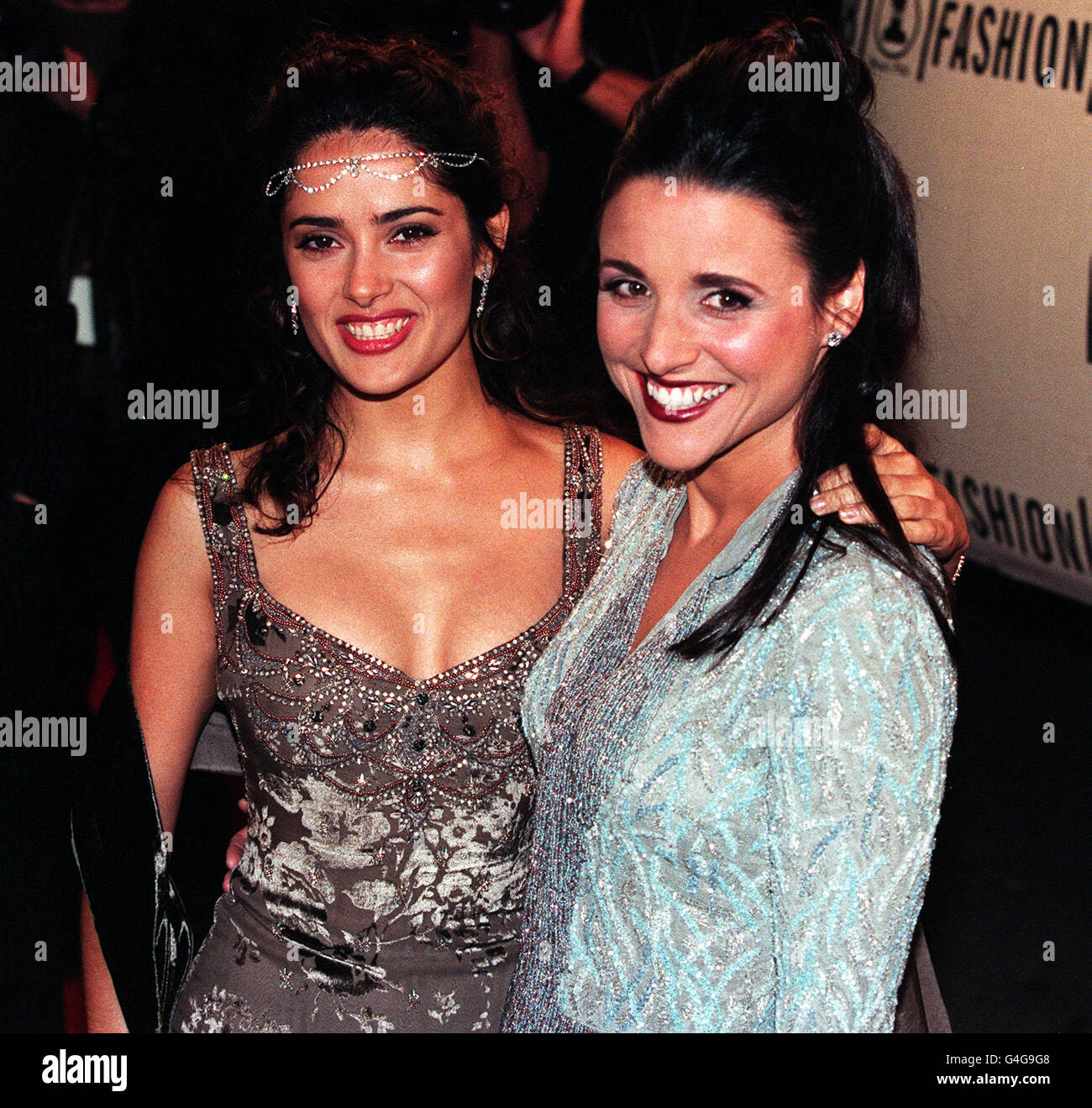 VH1 FASHION AWARDS/Salma Hayek & Julia Louis Dreyfus Stock Photo