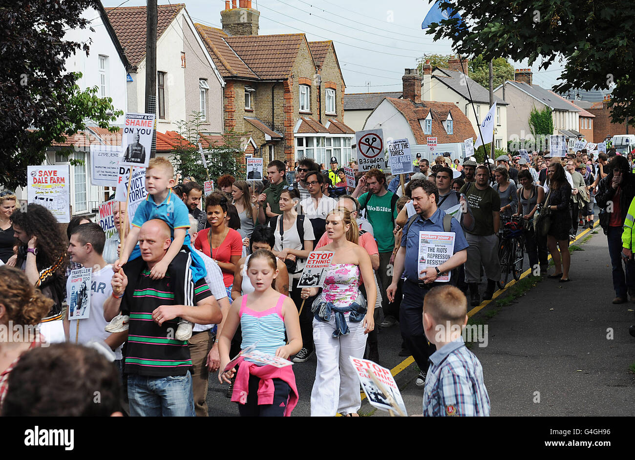 Travellers from Dale Farm in Essex take part in a march and demonstration in Wickford against their forced eviction from their site by Basildon Council. Stock Photo
