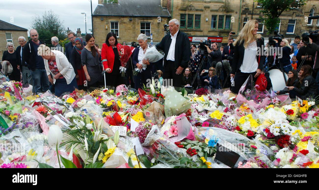Gordon and Jean Leadbeater (centre), the parents of Labour MP Jo Cox