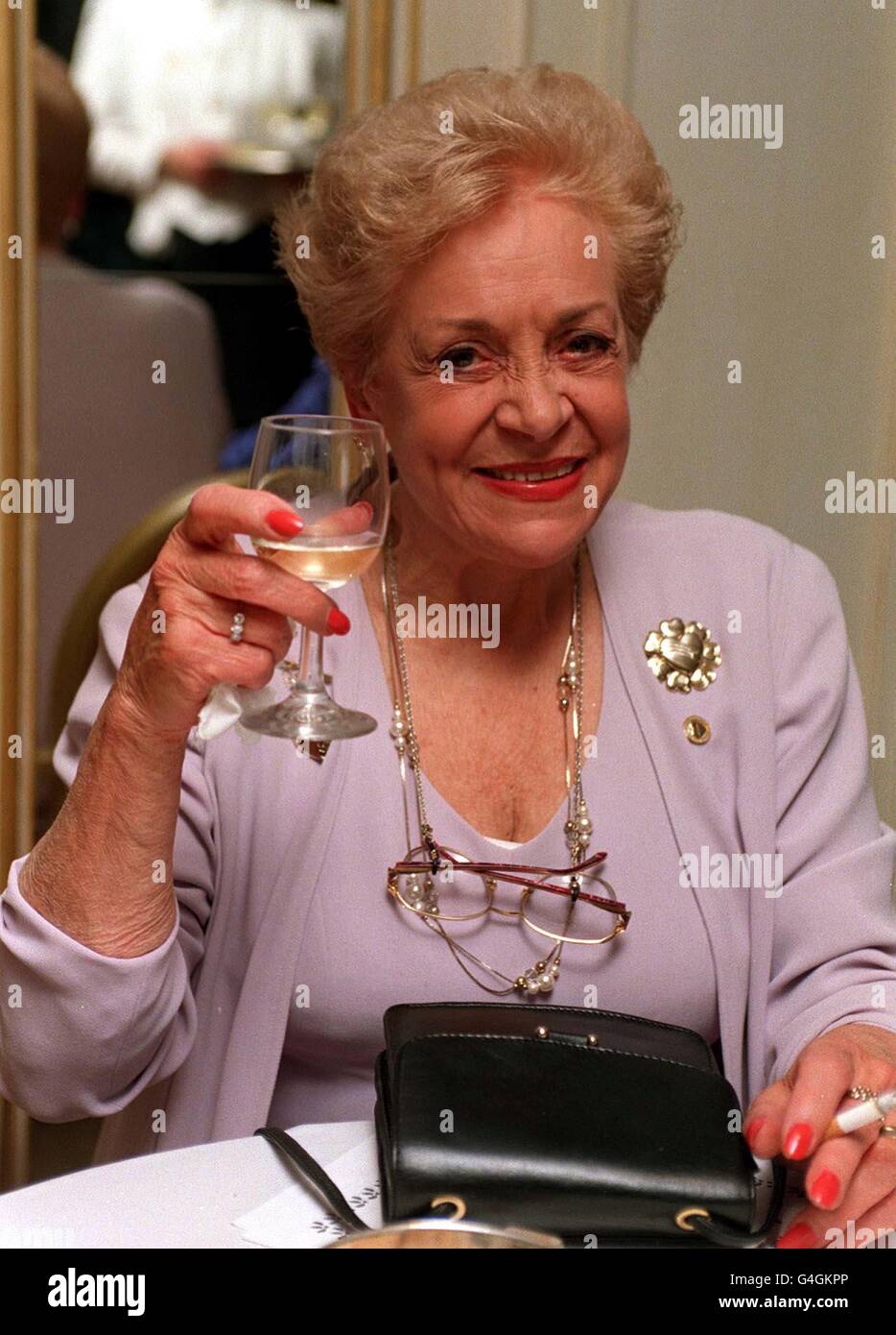 Actress Carmen Silvera (former star of BBC sitcom 'Allo Allo') at the Variety Club Christmas lunch at the London Hilton, held in honour of singer Sir Cliff Richard, to celebrate his forty years in showbusiness. 04/08/02 : Carmen Silvera (former star of BBC sitcom 'Allo Allo') at the Variety Club Christmas lunch at the London Hilton, who died aged 80 yesterday afternoon after a battle with lung cancer her agent said Stock Photo
