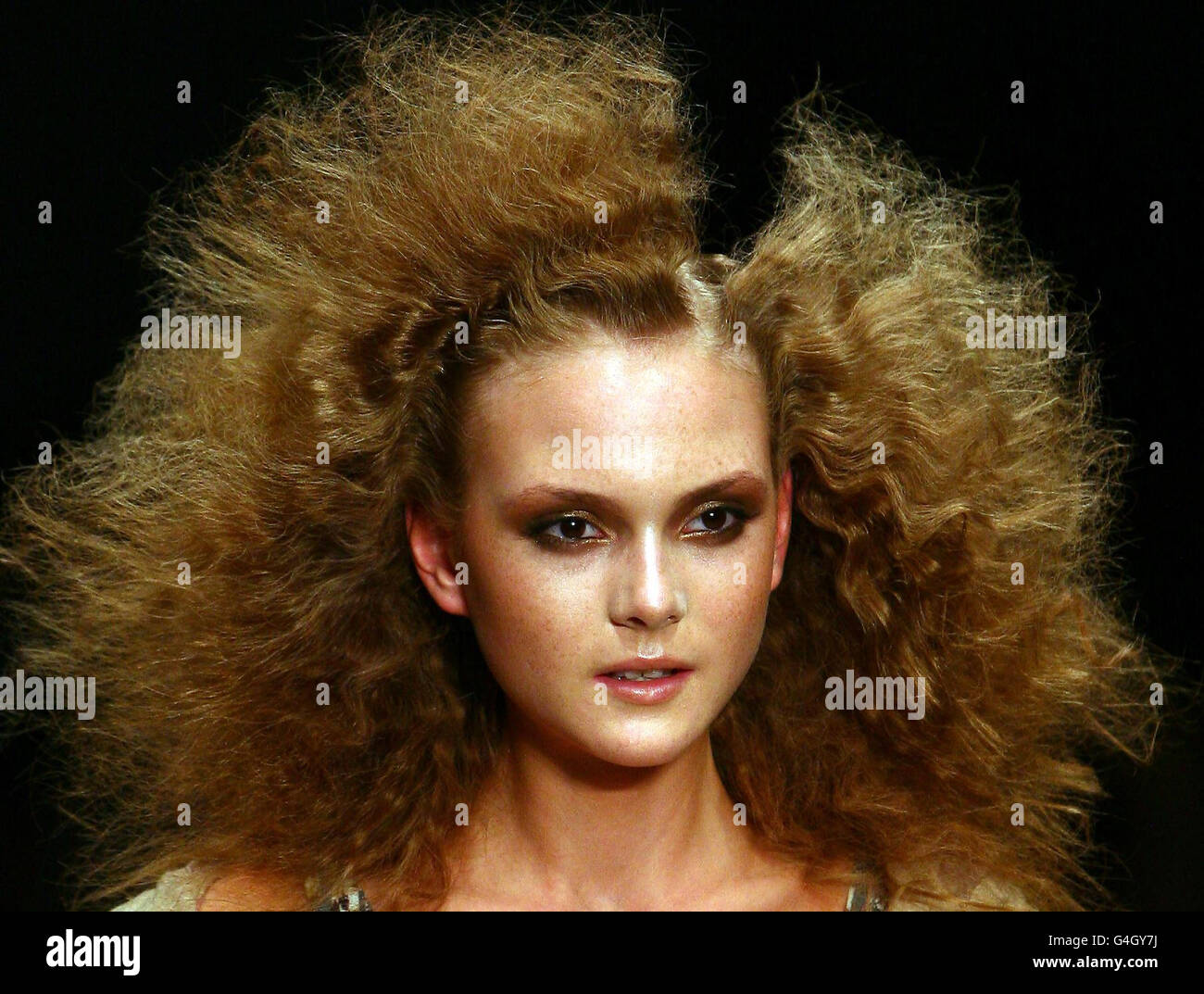 Toni & Guy Hair Show Catwalk London Fashion Week Stock Photo Alamy