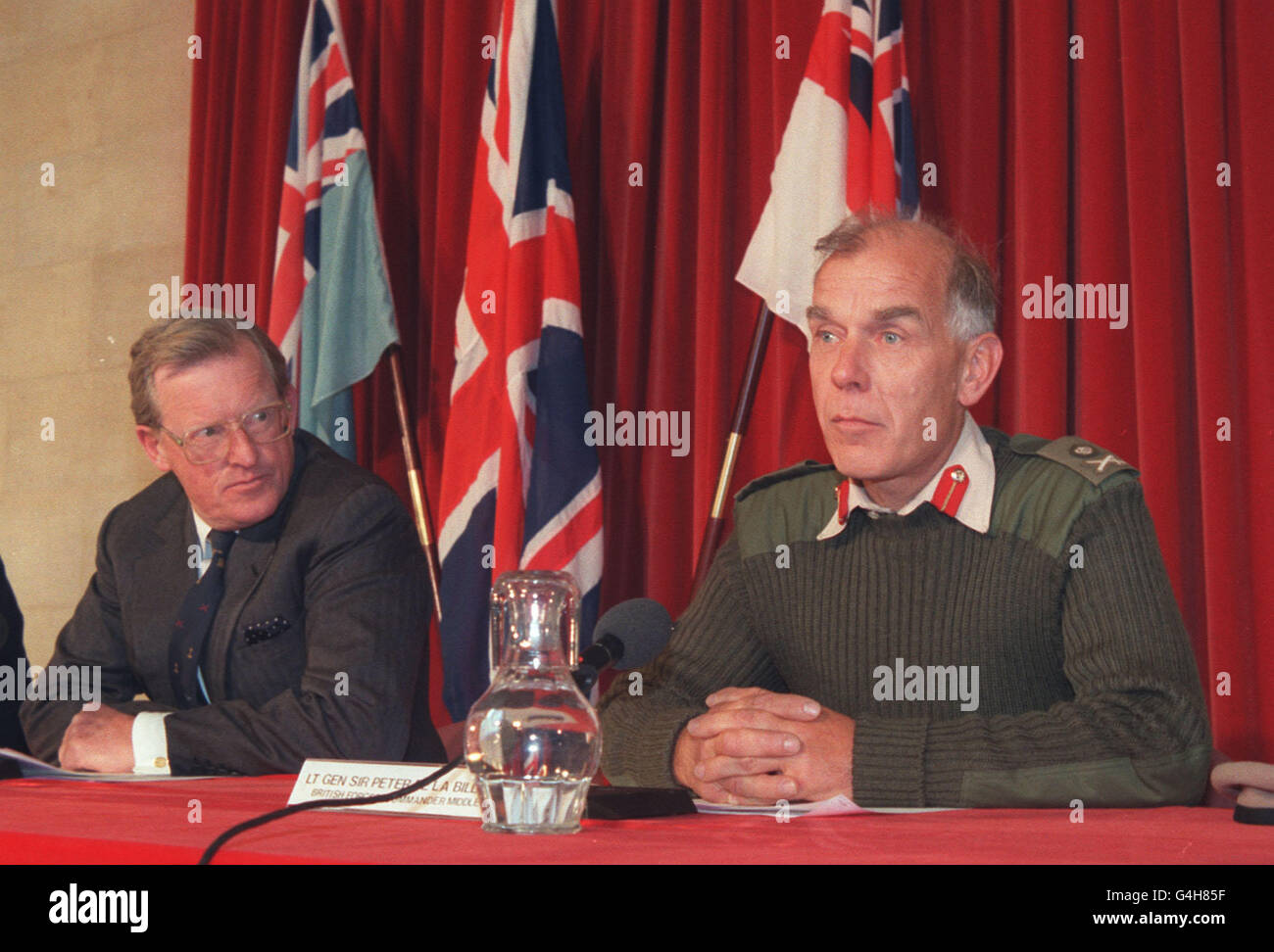 Lieutenant general sir peter de la billiere r hi-res stock photography ...