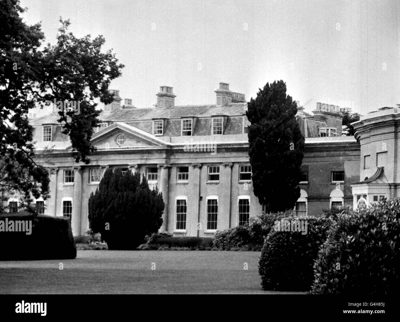 PA NEWS PHOTO 12/2/63  THE EXTERIOR OF THE EAST WING OF ICKWORTH MANSION, HOME NEAR BURY ST. EDMUNDS, SUFFOLK OF THE MARQUESS AND MARCHIONESS OF BRISTOL Stock Photo