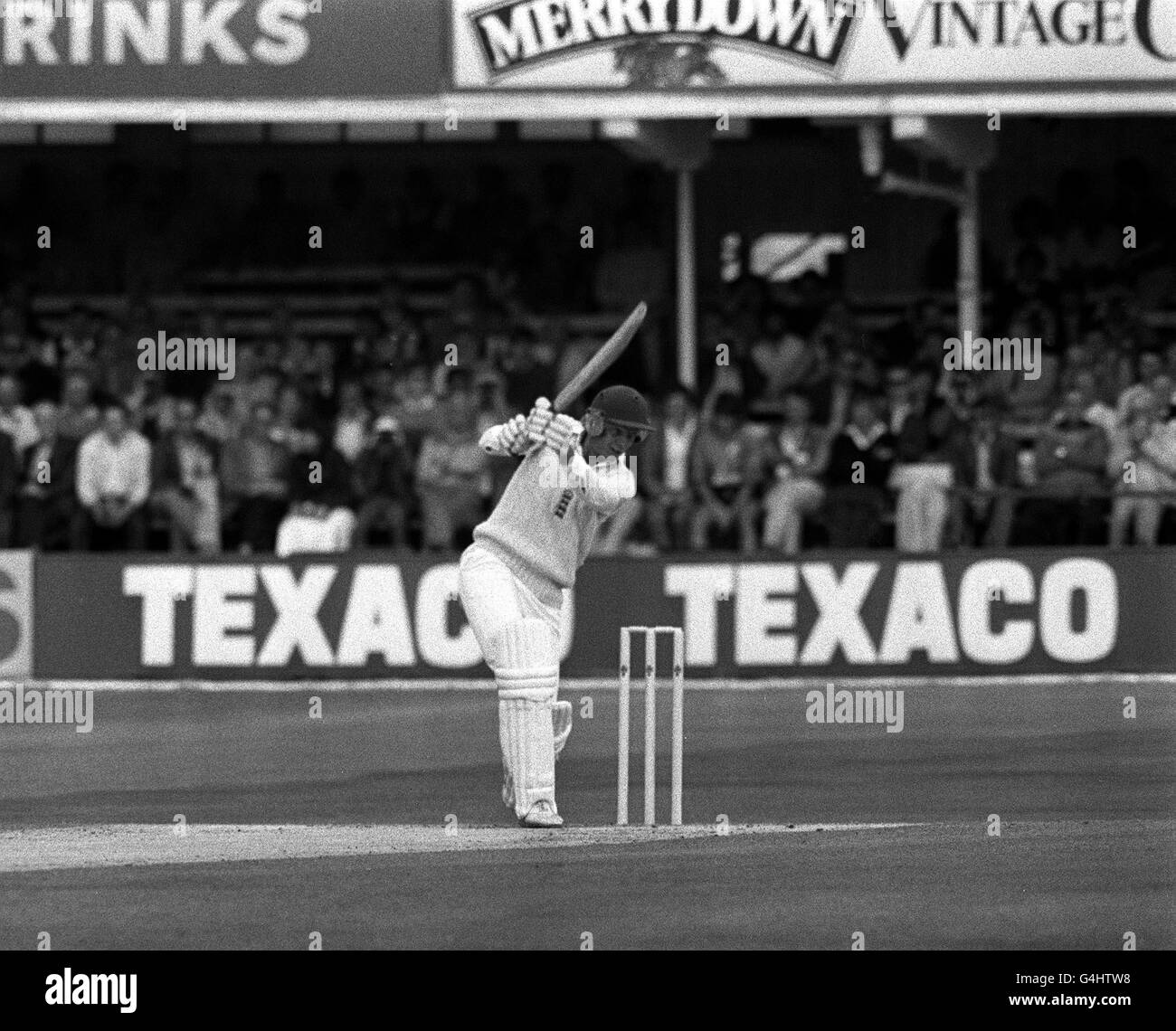PA NEWS PHOTO ENGLAND BATSMEN DAVID GOWER HITS A FOUR OFF AUSTRALIAN BOWLER SIMON O'DONNELL DURING PLAY IN THE THIRD CORNHILL MATCH BETWEEN ENGLAND AND AUSTRALIA AT TRENT BRIDGE Stock Photo