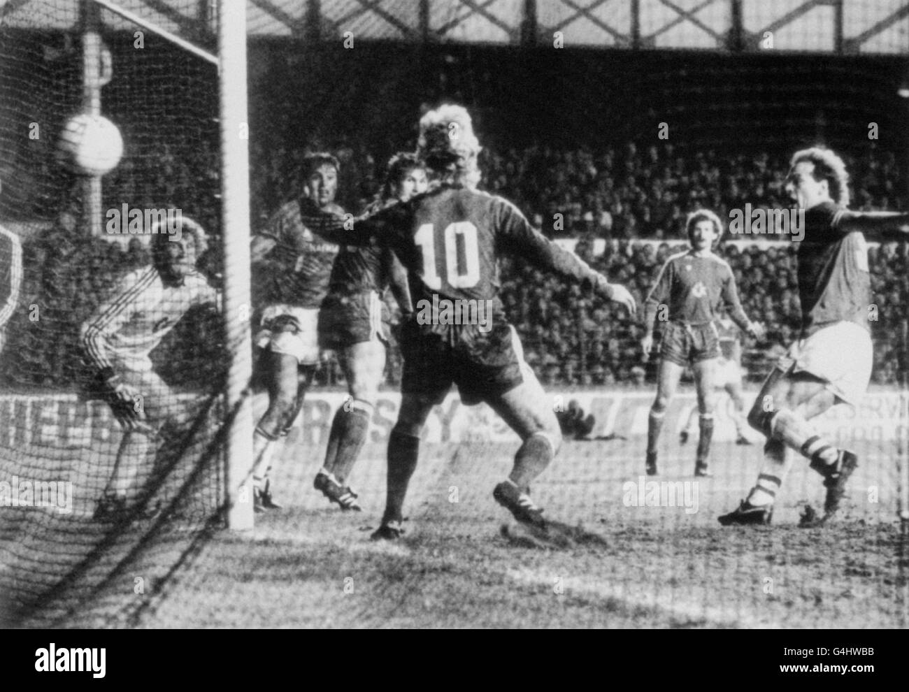 Andy Gray (r) scores for Everton with a looping header past Bayern Munich goalkeeper Jean-Marie Pfaff (l) as the Merseyside team go on to win the tie 3-1. *Liverpool Daily Post and Echo* Stock Photo