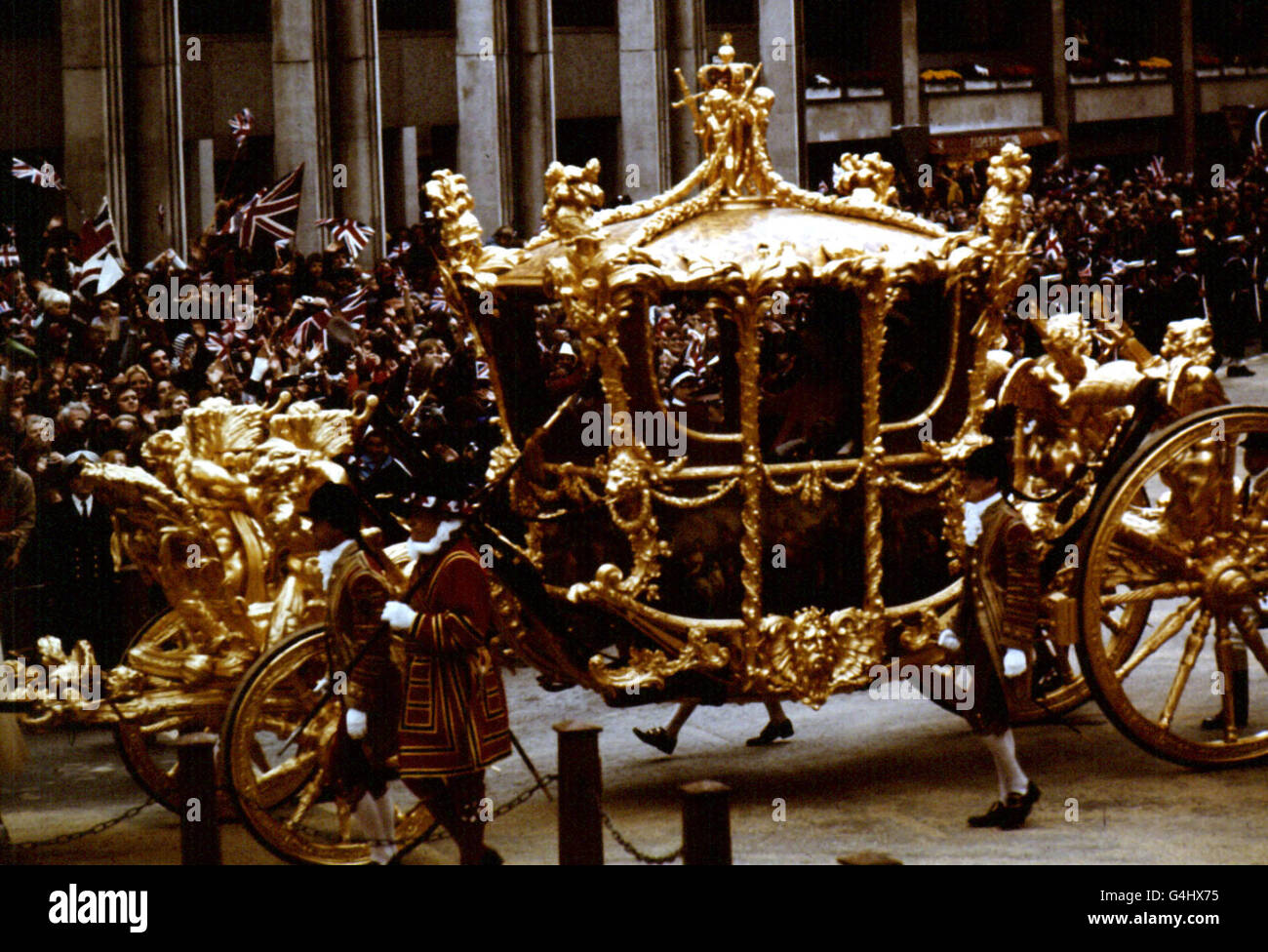 Queen Elizabeth Ii Silver Jubilee Stock Photos & Queen ...