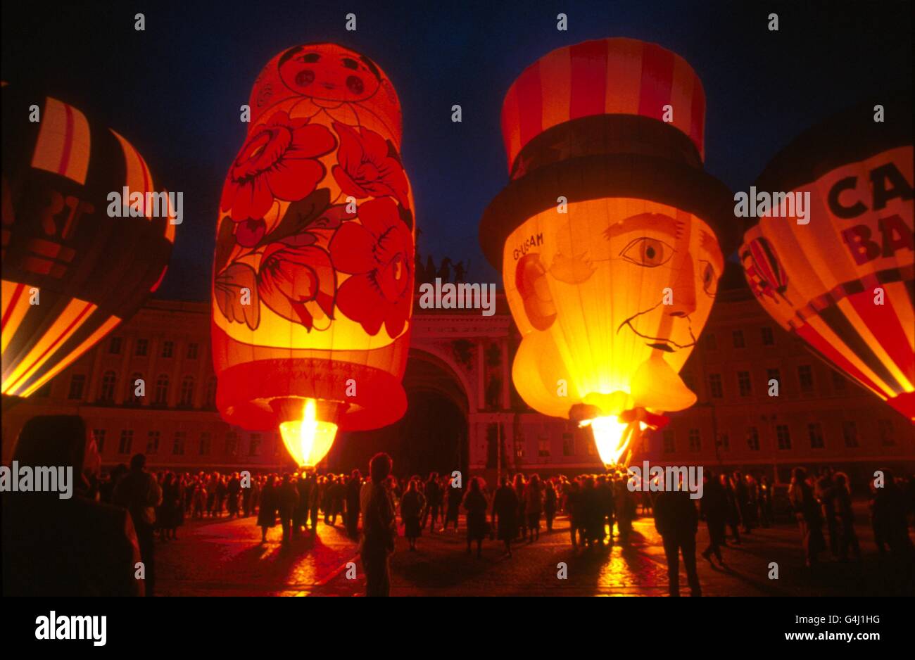 BALLOONING. INTERNATIONAL BALLOON FESTIVAL BALLOONS INFLATE IN THE