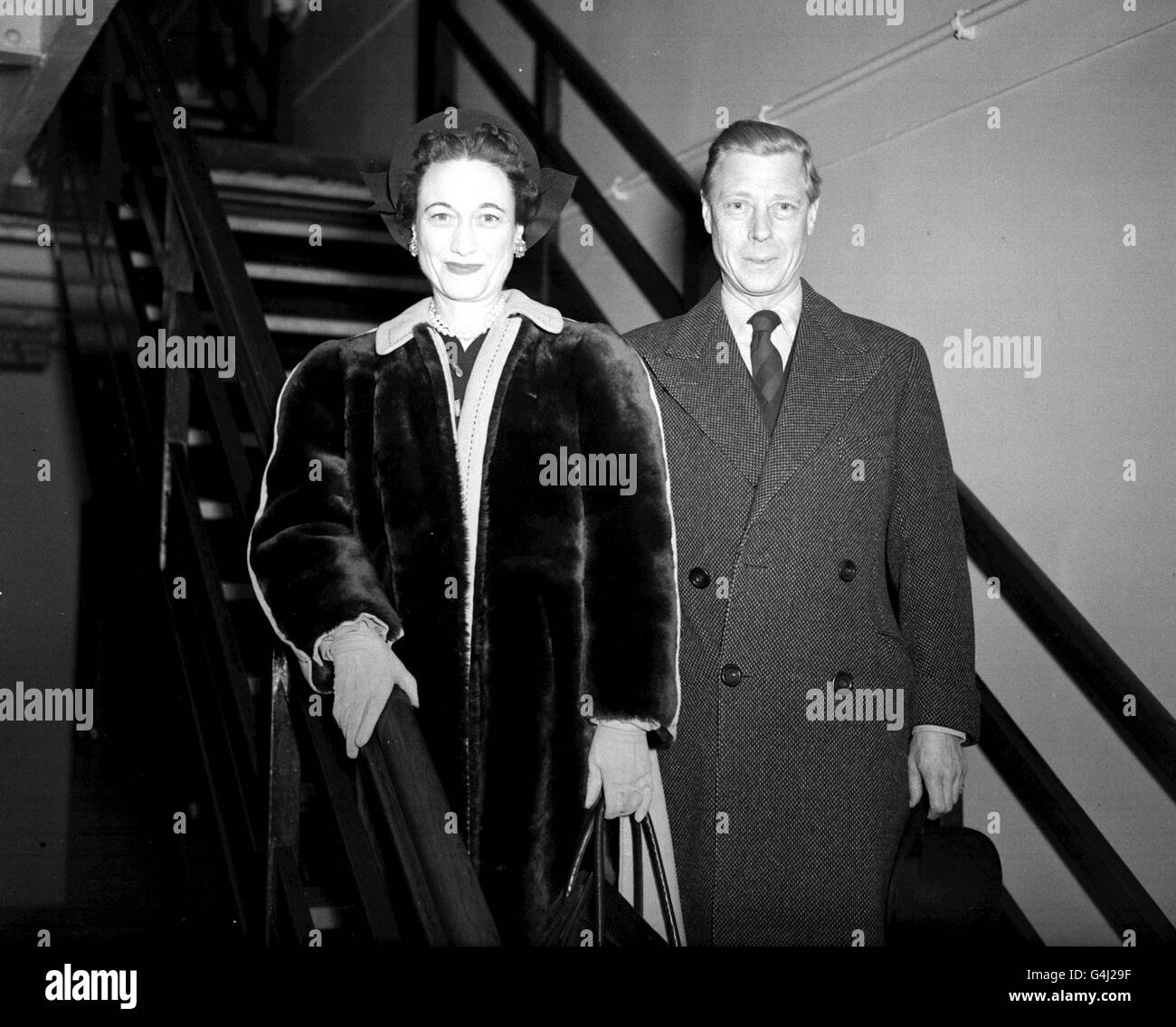 PA NEWS PHOTO 5/11/46 THE DUKE AND DUCHESS OF WINDSOR ABOARD THE 'QUEEN ELIZABETH' Stock Photo