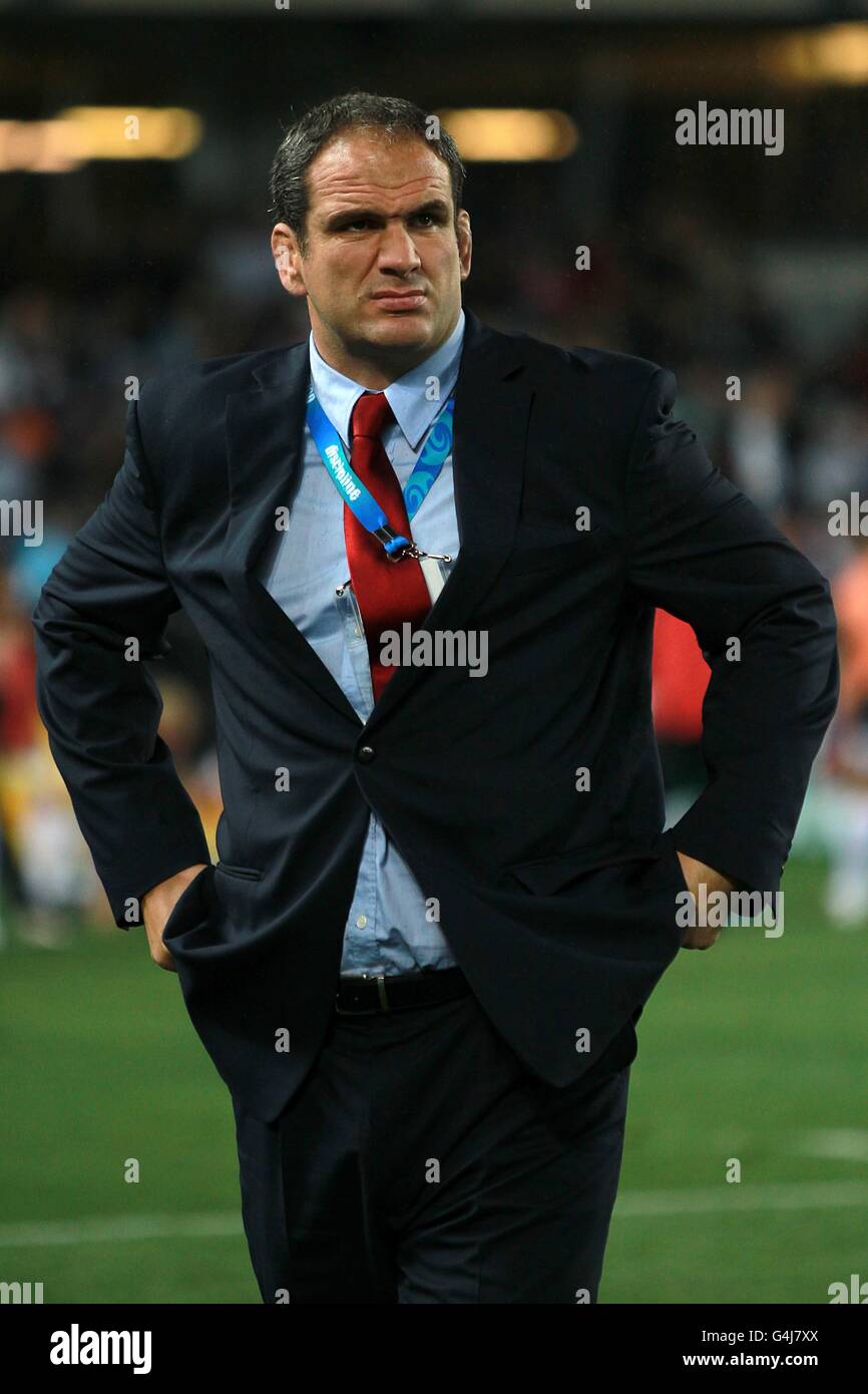Martin johnson rugby england world cup hi-res stock photography and ...