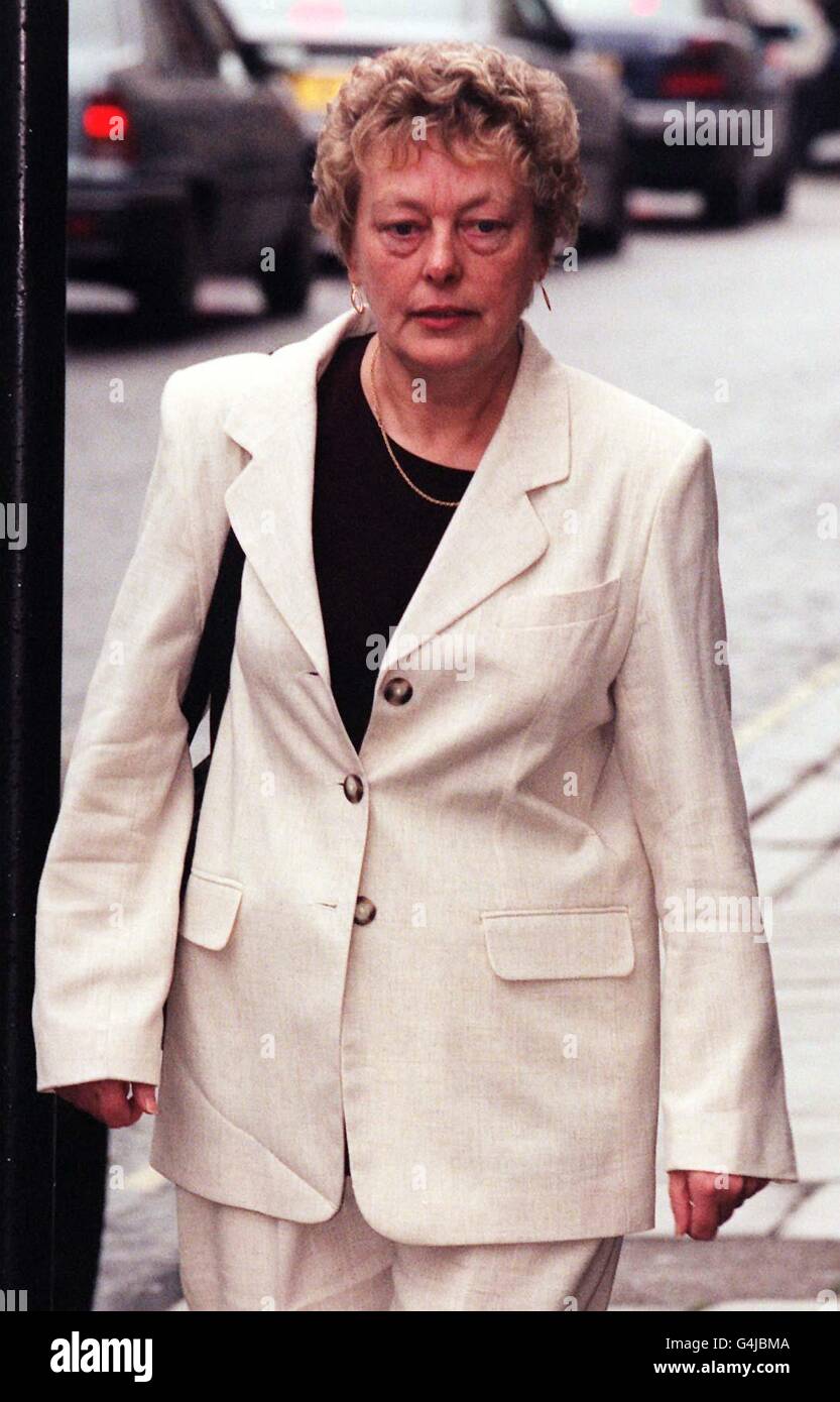 Staff nurse Sheila Scott at the General Medical Council hearing in London, into the death of day-old baby Louise Wood, who died after receiving a morphine overdose (01/10/95) at the special care unit at Rotherham District General Hospital. Stock Photo