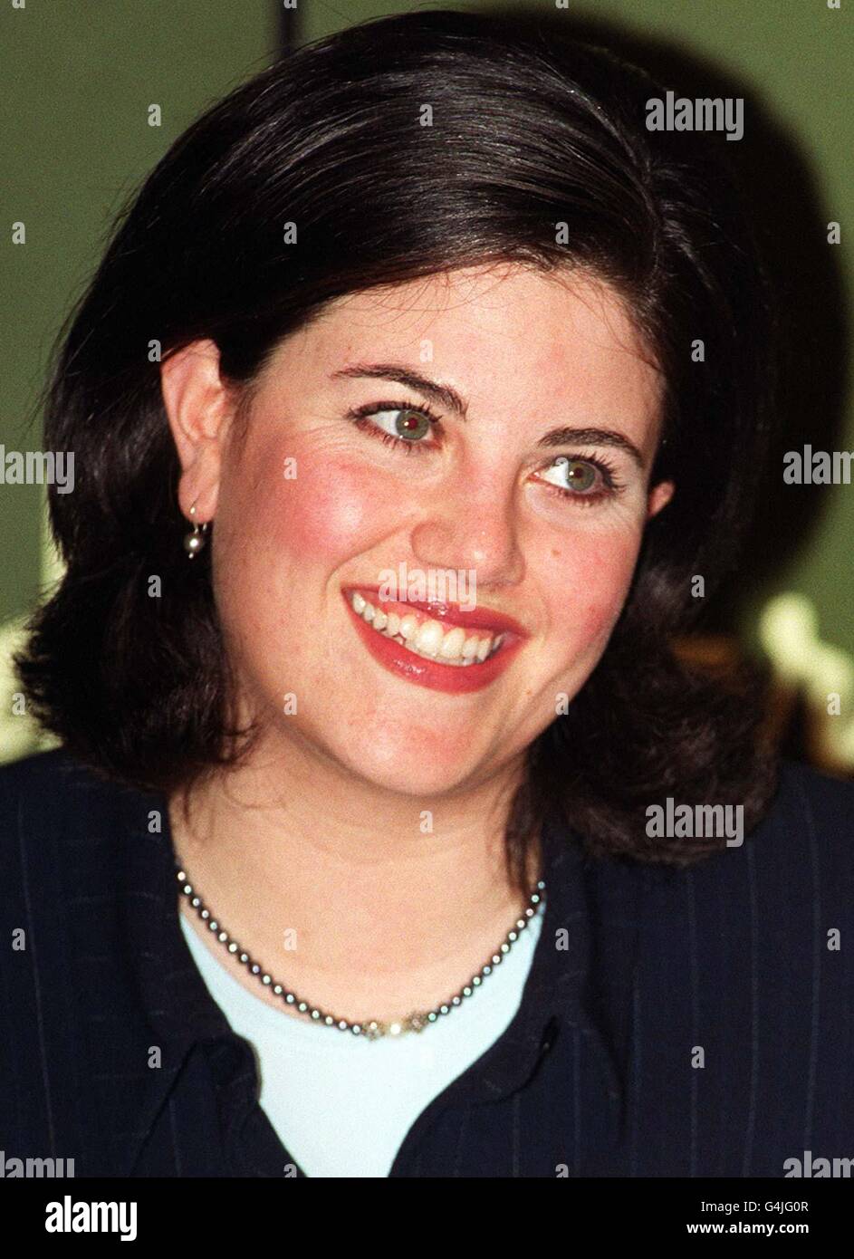 Monica lewinsky 1998 hi-res stock photography and images - Alamy