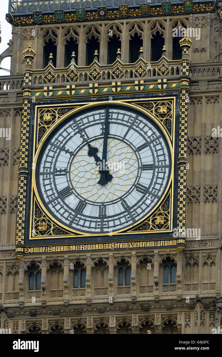 Big ben strikes 11 oclock hires stock photography and images Alamy