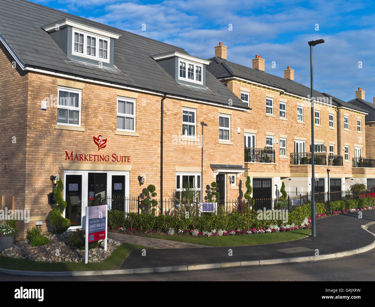 dh Showhome house REDROW HOMES UK ENGLAND uk new housing estate Redrow for sale show home houses yorkshire development Stock Photo
