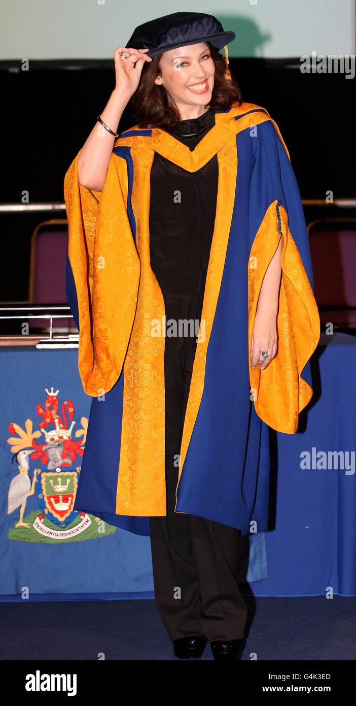 Kylie Minogue OBE Receives A Doctorate - Essex. Singer Kylie Minogue at Anglia Ruskin University in Chelmsford, Essex, where she received an honorary degree. Stock Photo