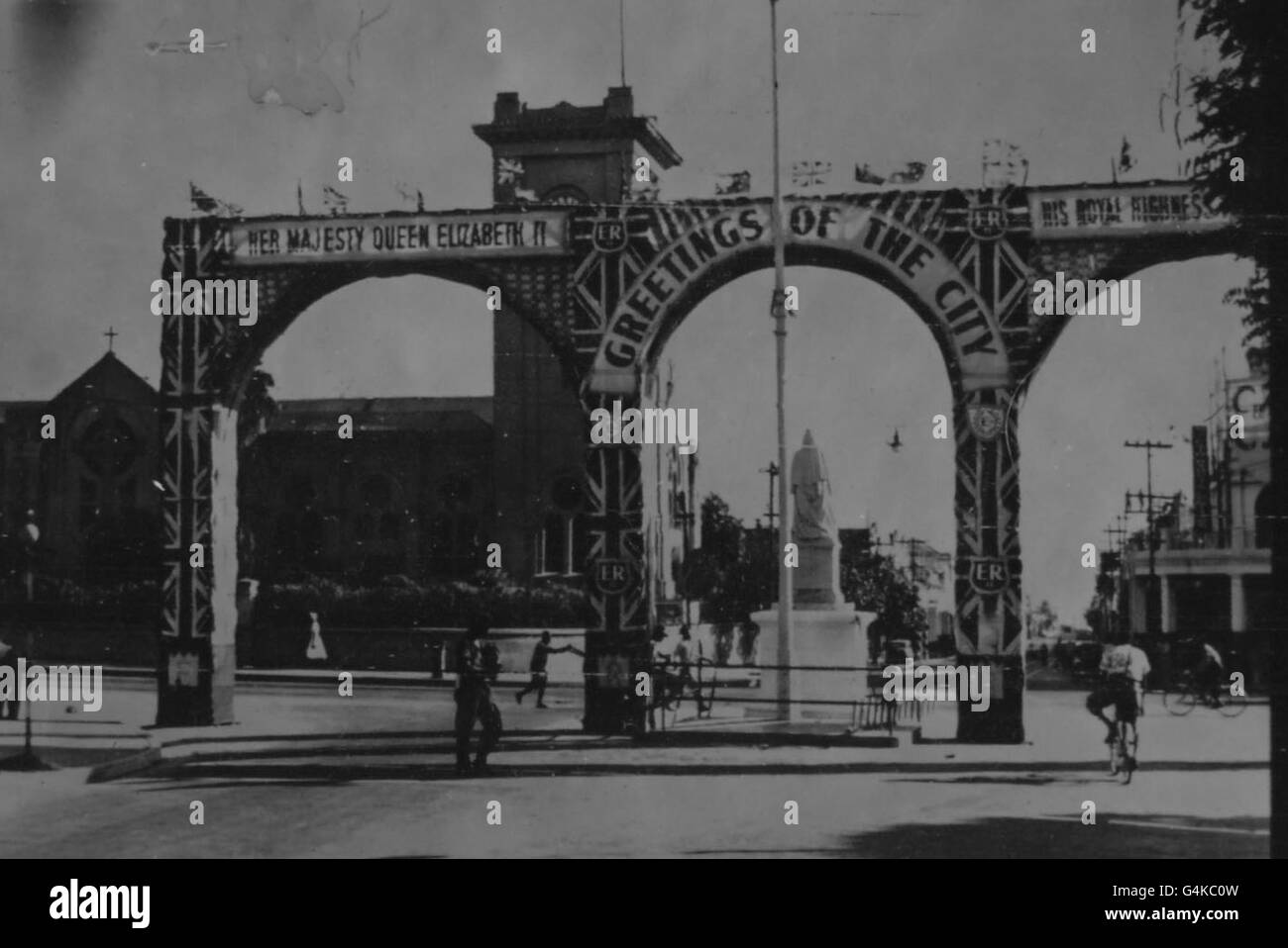 A triumphal arch bearing greetings in Kingston, Jamaica, preparing to receive Queen Elizabeth II and the Duke of Edinburgh. Stock Photo