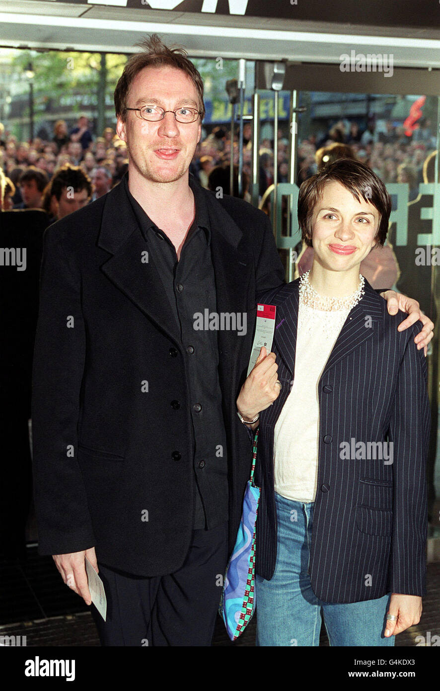 Actors David Thewlis and Kate Hardie arriving for the World Premiere of 'Notting Hill', at the Odeon Leicester Square. Stock Photo