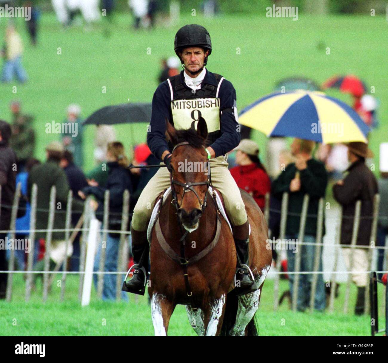 Mark Todd on 'Word for Word' prepares for the Cross Country phase of the Mitsubishi Motors Badminton Horse Trials, Gloustershire. Stock Photo