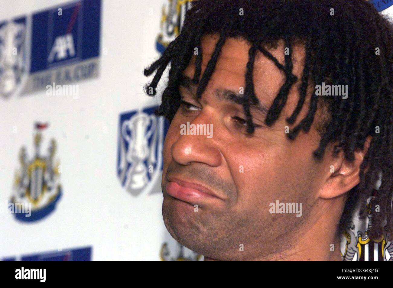 SOCCER Gullit/conference. Newcastle United's Manager Ruud Gullit answers  questions at the F.A. Cup media conference at St James Park in Newcastle  Stock Photo - Alamy