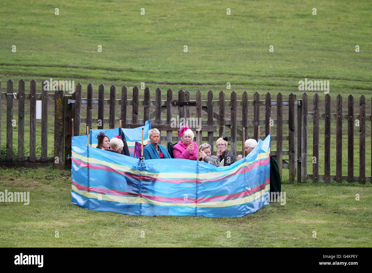 Day break at racecourse hi-res stock photography and images - Alamy