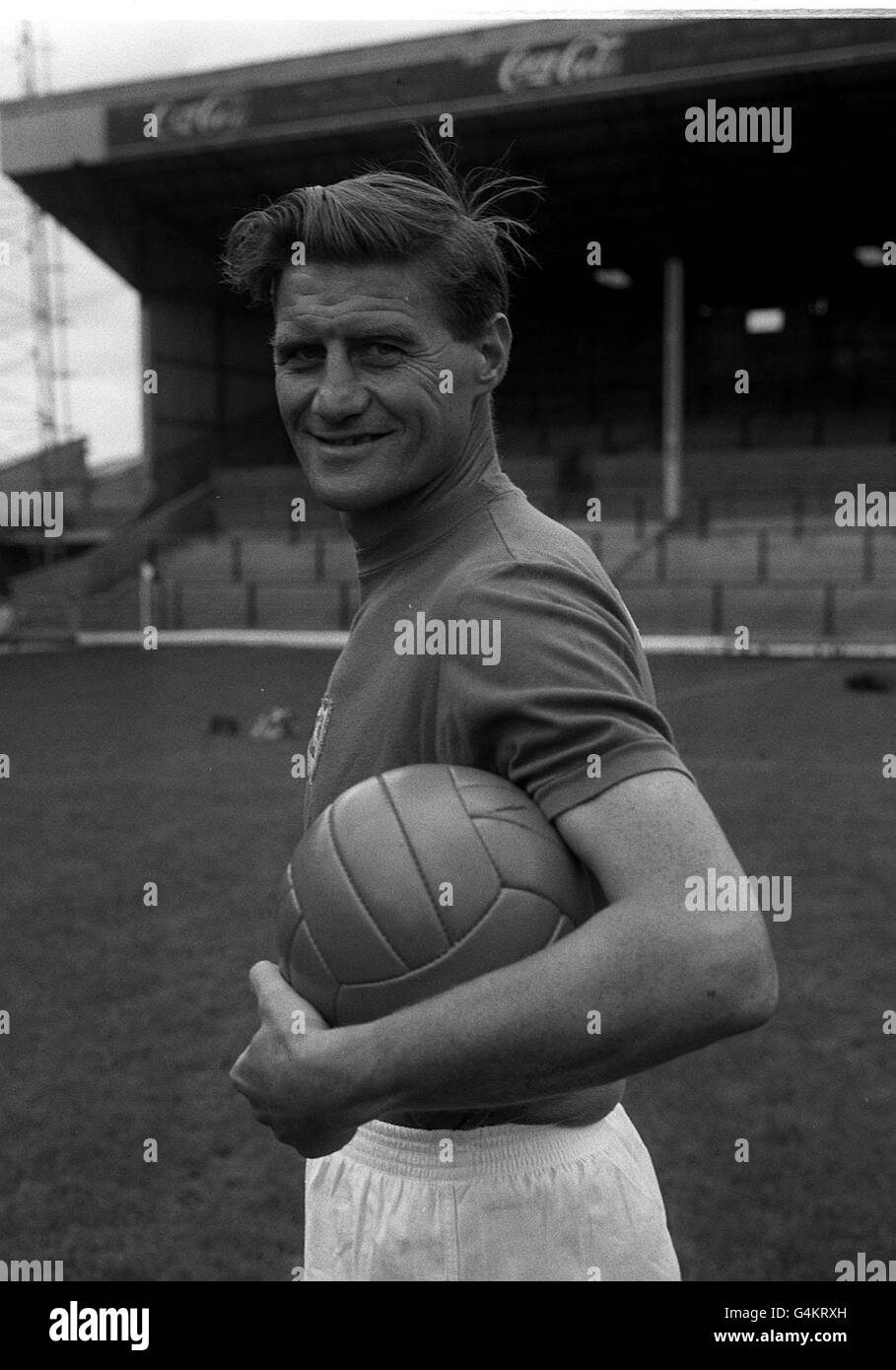 1963 football hires stock photography and images Alamy