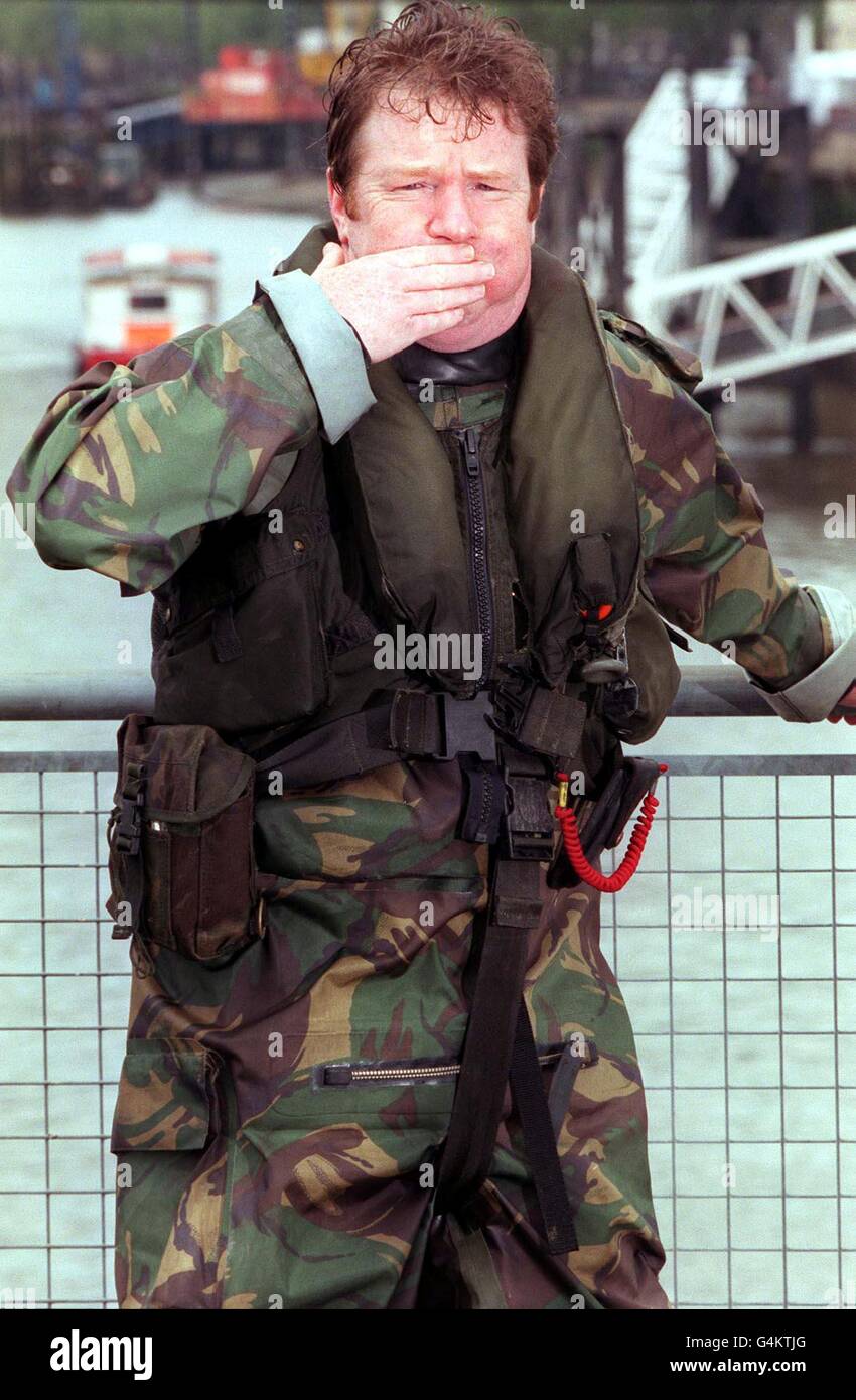 Jim davidson army hi-res stock photography and images - Alamy