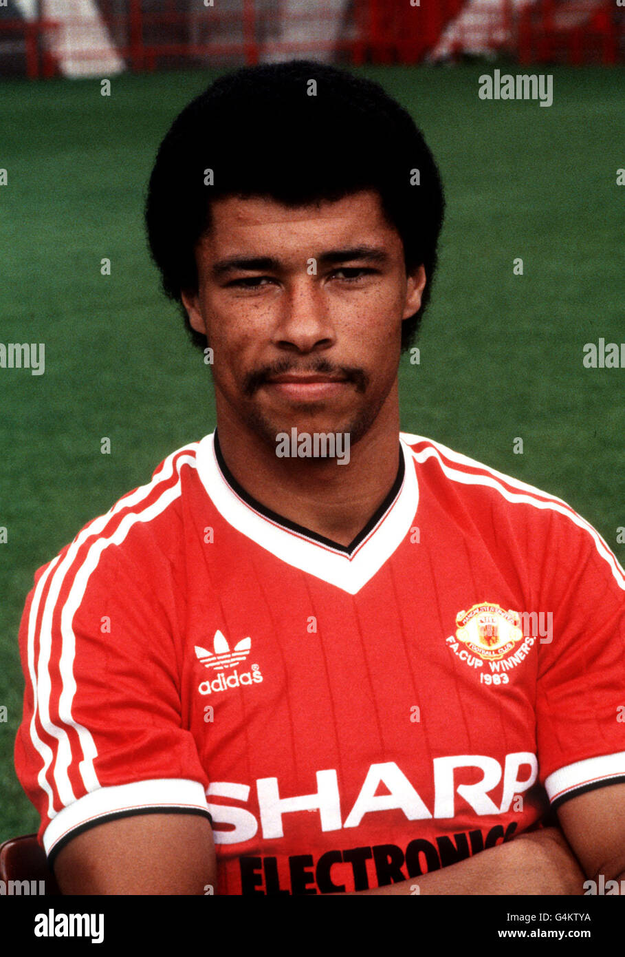 Paul McGrath/Man Utd 1983. Footballer Paul McGrath of Manchester United, 1983. Stock Photo