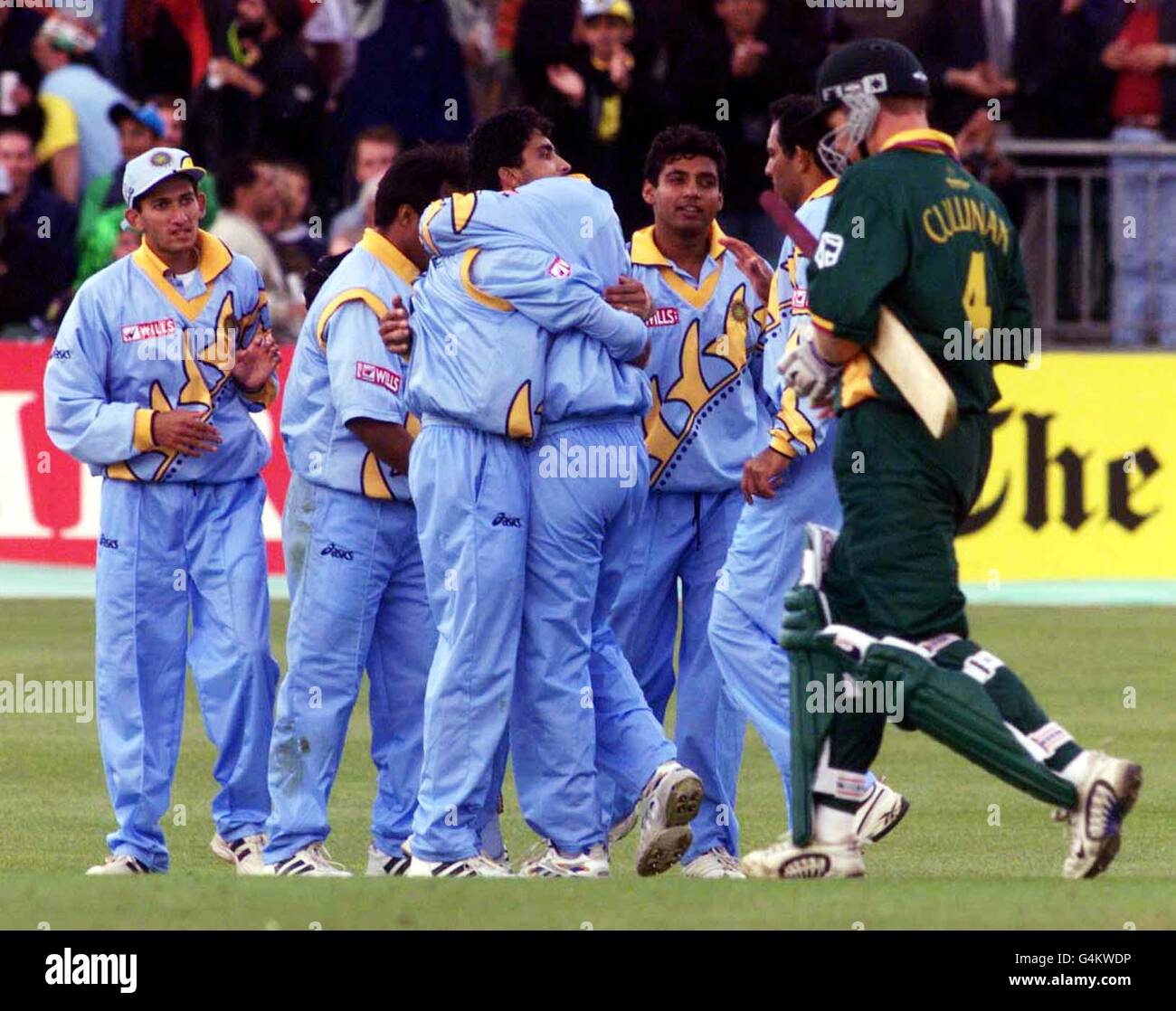 World Cup Cricket, India v South Africa playing at Hove. India celebrate the wicket of Darryl Cullinan after he was caught out by Robin Singh, bowled by Saurav Ganguly. Stock Photo