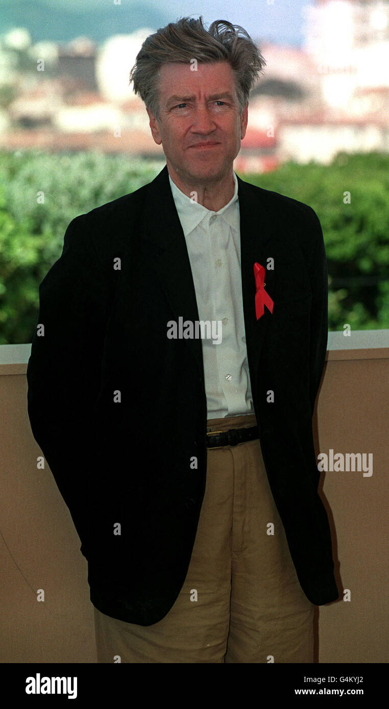 Director David Lynch at a photocall on the rooftop of the Palais des Festivals, for his latest movie 'The Straight Story' during the 52nd Annual International Cannes Film Festival 1999. Stock Photo