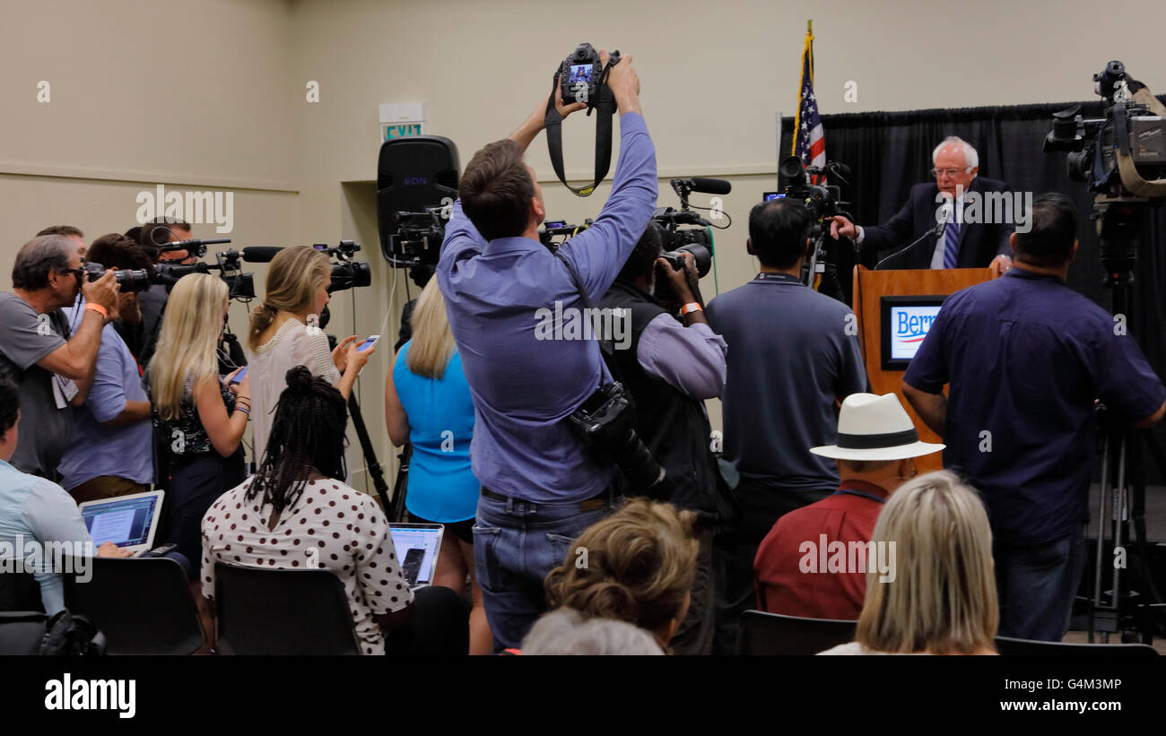 Senator Bernie Sanders - Modesto, CA Press Conference Stock Photo