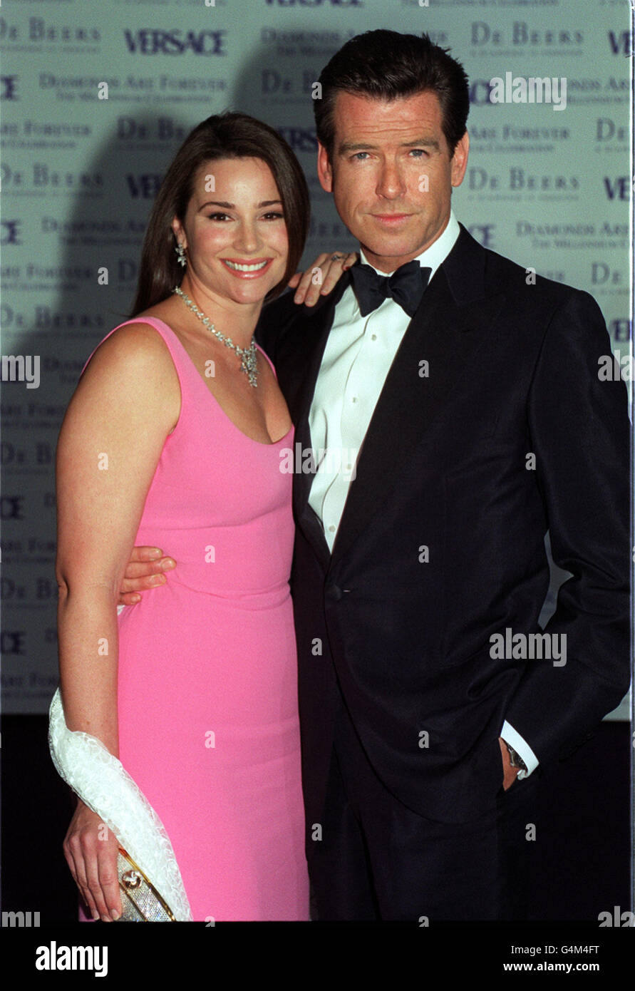 pierce brosnan wife 2024 pink dress Brosnan Wife Pink Dress 2024