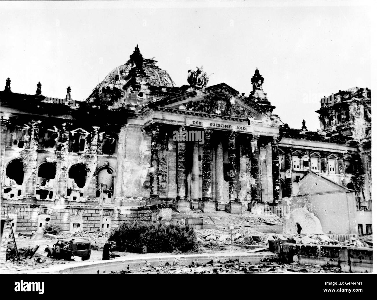 Reichstag berlin 1945 hi-res stock photography and images - Alamy