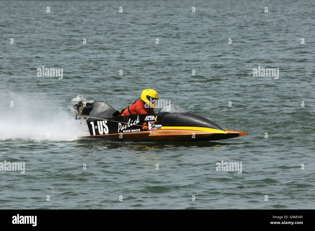Boat 1US. Outboard Hydroplane boat races. Dayton Record Runs Regatta. Eastwood Lake, Dayton, Ohio, USA. Stock Photo