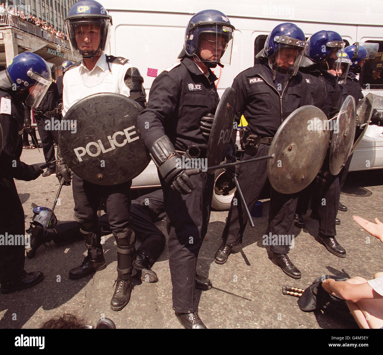 The scene at London Wallafter a Police van reversed over a protestor at ...
